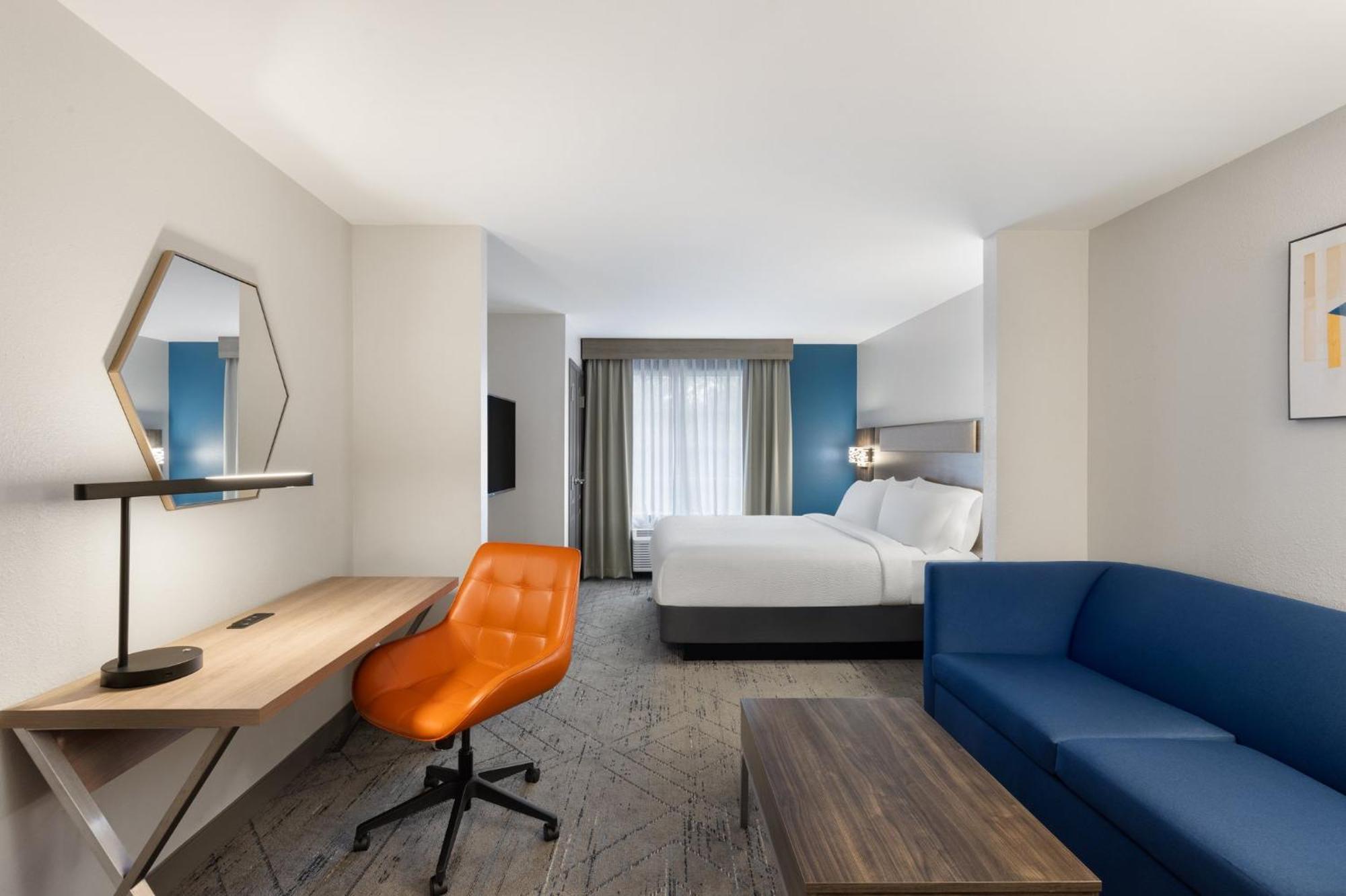 Hotel Holiday Express Airport By Ihg