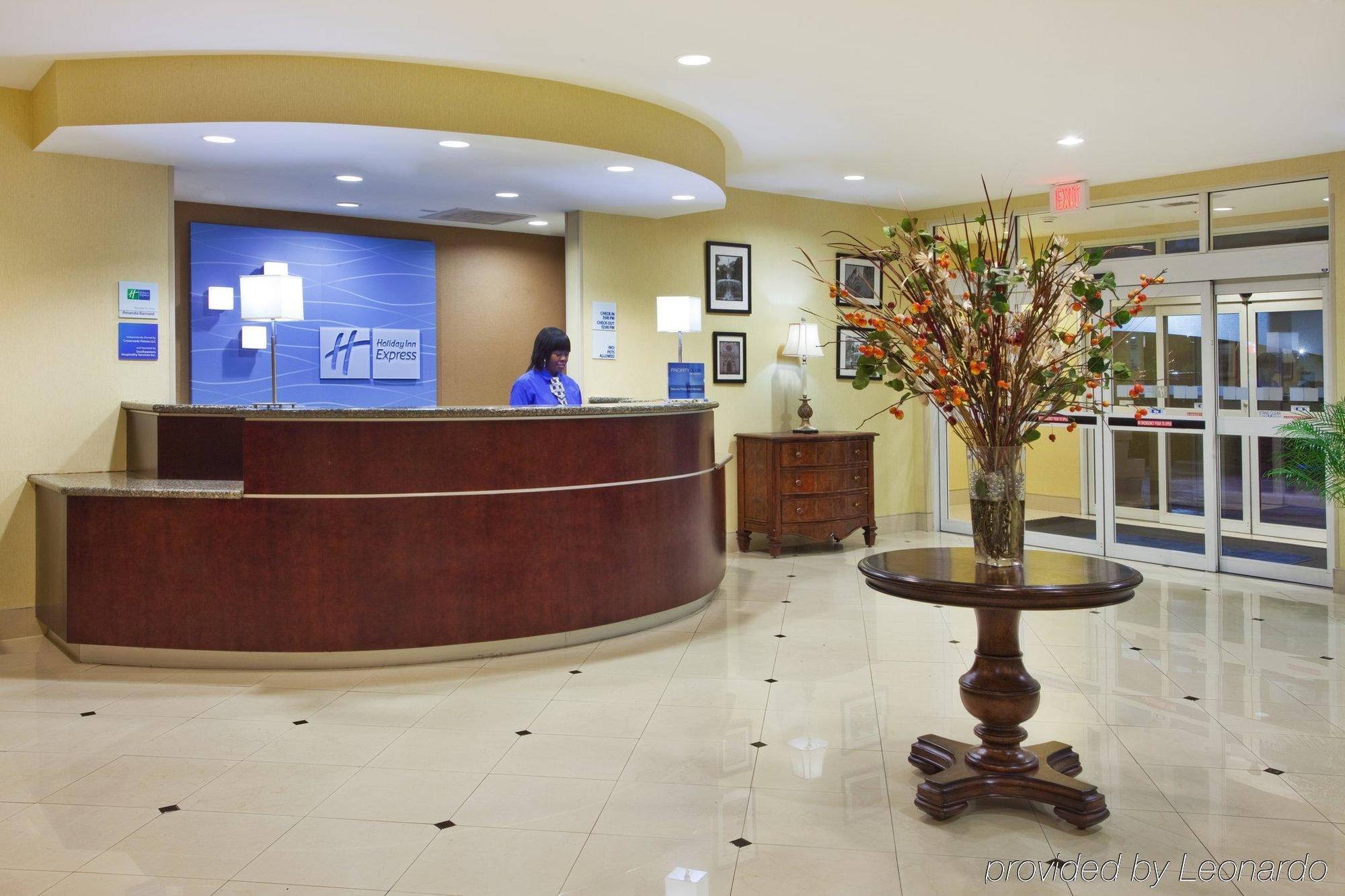 Holiday Express Airport By Ihg Hotel Savannah