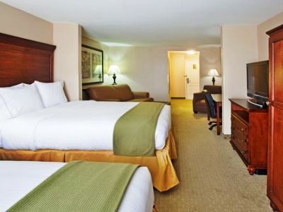 Holiday Express Airport By Ihg